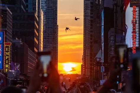 when does manhattanhenge end